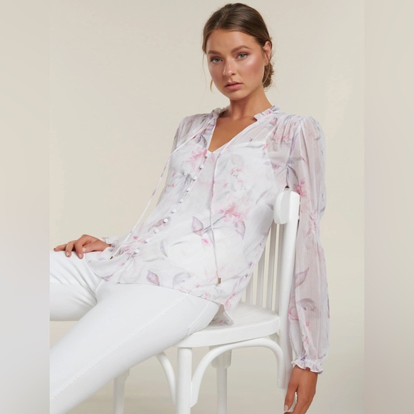 BNWT Mischa Floral Shirred Blouse - Picture 1 of 4